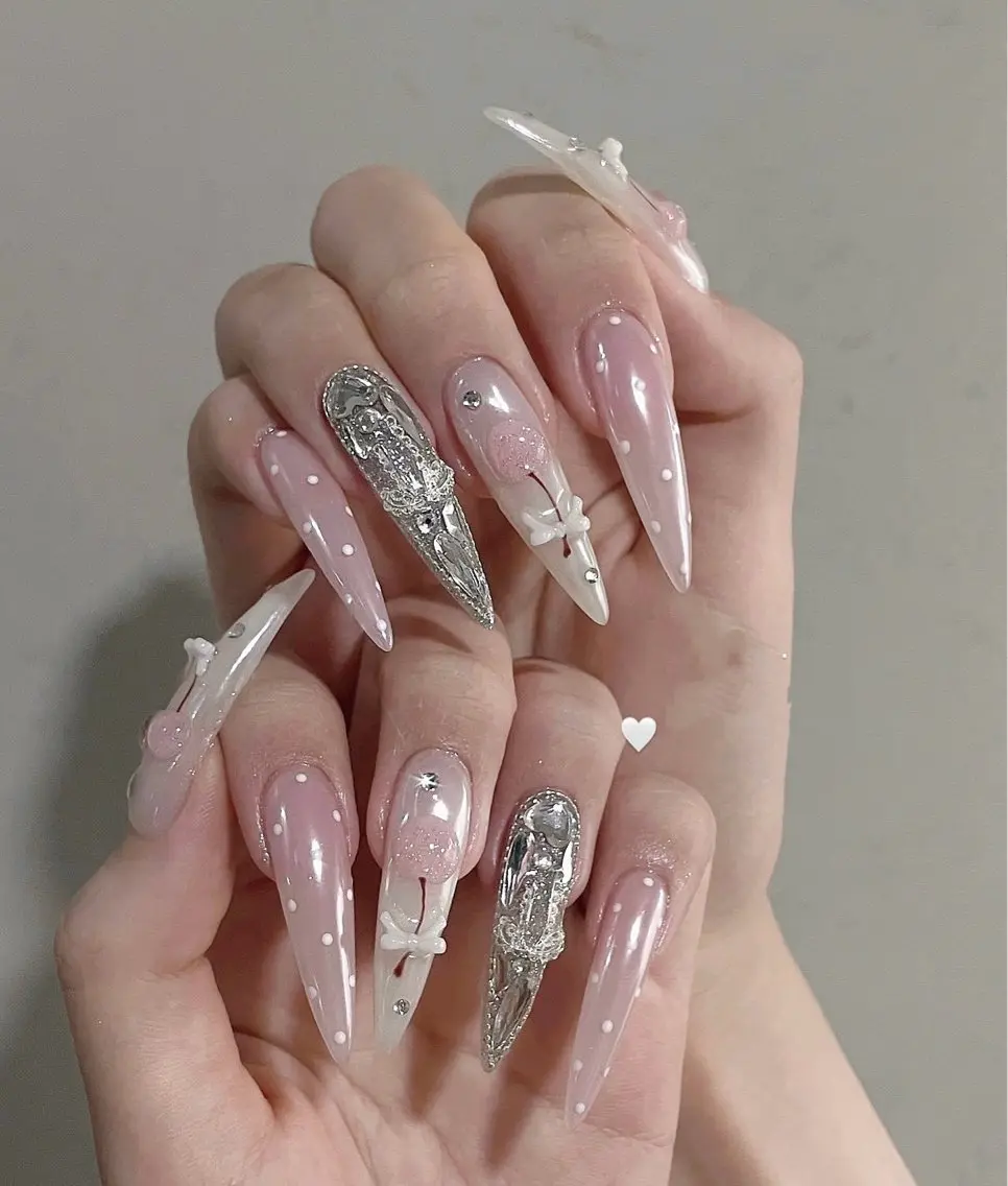 ネイル アートネイル ボルドー フレンチネイル ジェルネイル 氷ネイル・うるうるネイル ハンドネイル Julie Nail Rinのネイルデザイン