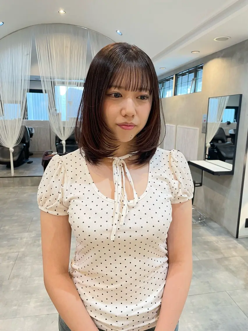 ミディアム カラー ミディアムレイヤー レイヤーカット カット ヘアカラー トリートメント 渋谷 留菜のヘアスタイル