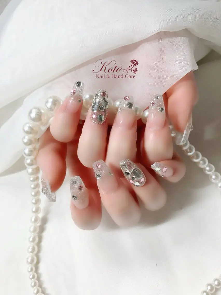 ネイル 長さ出し ジェルネイル 持ち込み ニュアンスネイル 赤色 ハンドネイル Nail Salon KOTOのネイルデザイン