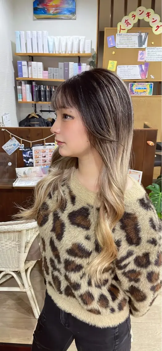 ロング naomi (夜間営業受付中★)のヘアスタイル