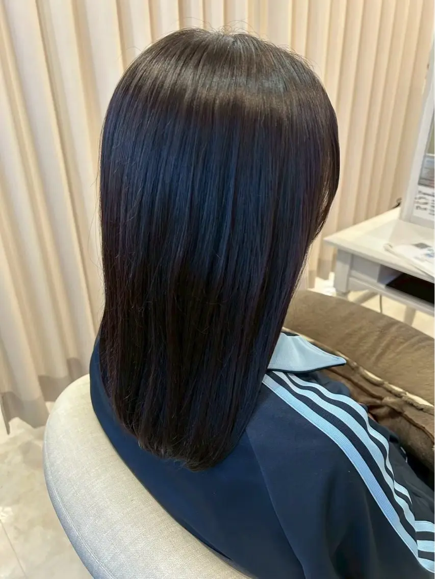 セミロング カラー センターパート 韓国ヘア・綾也のヘアスタイル