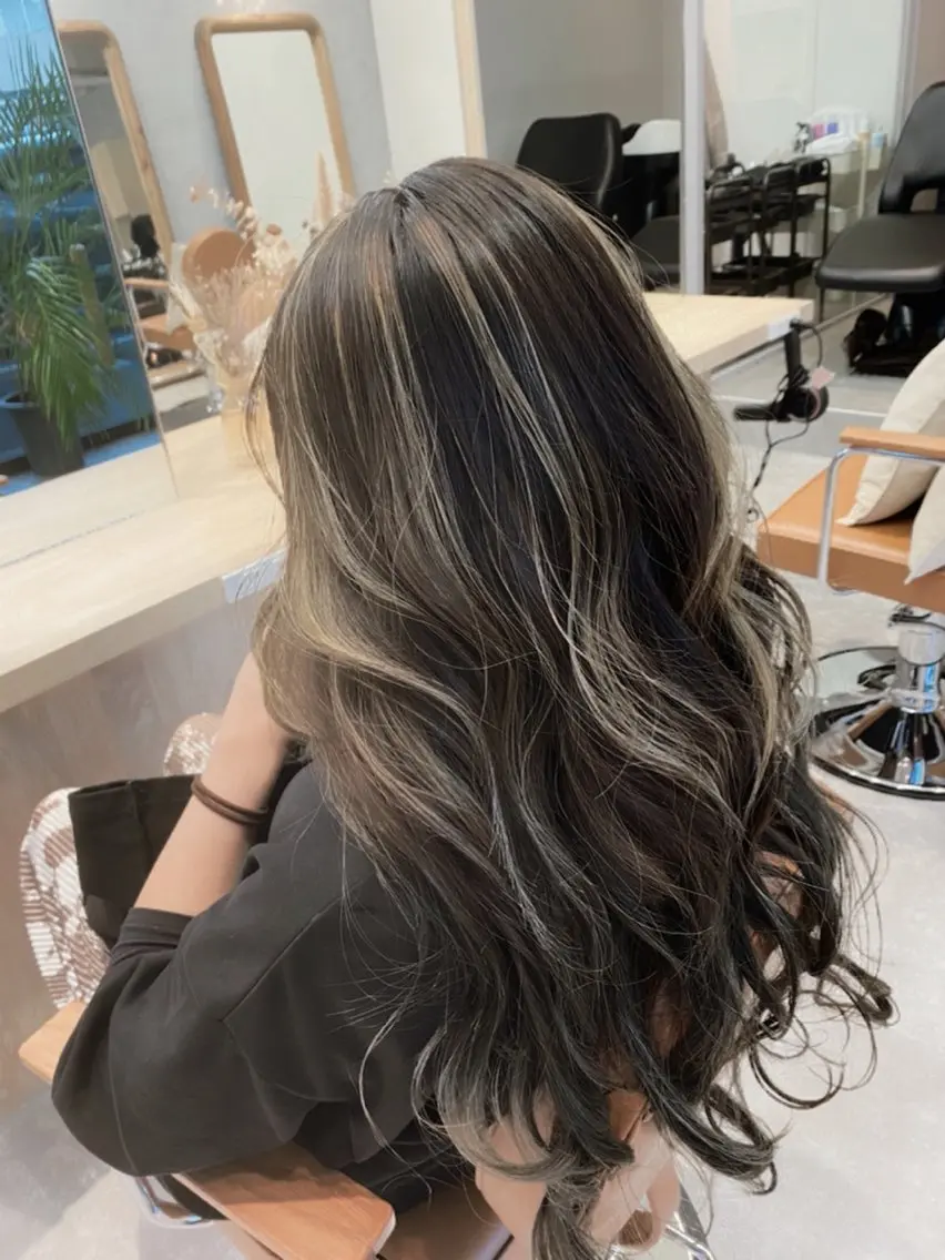 ロング カット ヘアカラー トリートメント 赤み消し×髪質改善 🍏上田晃司のヘアスタイル