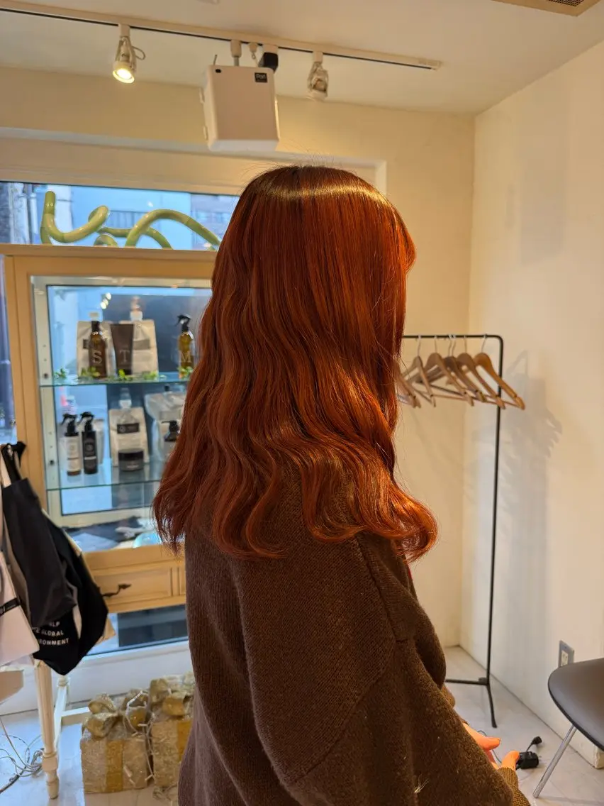 ロング ヘアカラー 八木 琴実のヘアスタイル