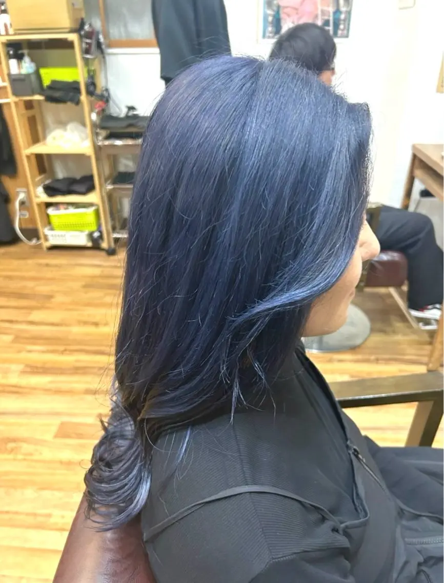 ロング カラー ブルーカラー ネイビーカラー ヘアカラー コイエ カレンのヘアスタイル