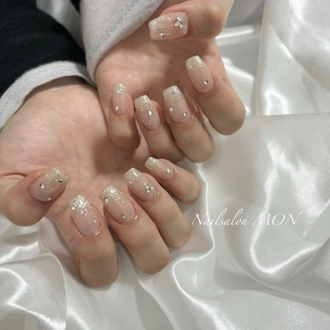 ネイル ストーンネイル ハンドネイル Nailsalon MONのネイルデザイン