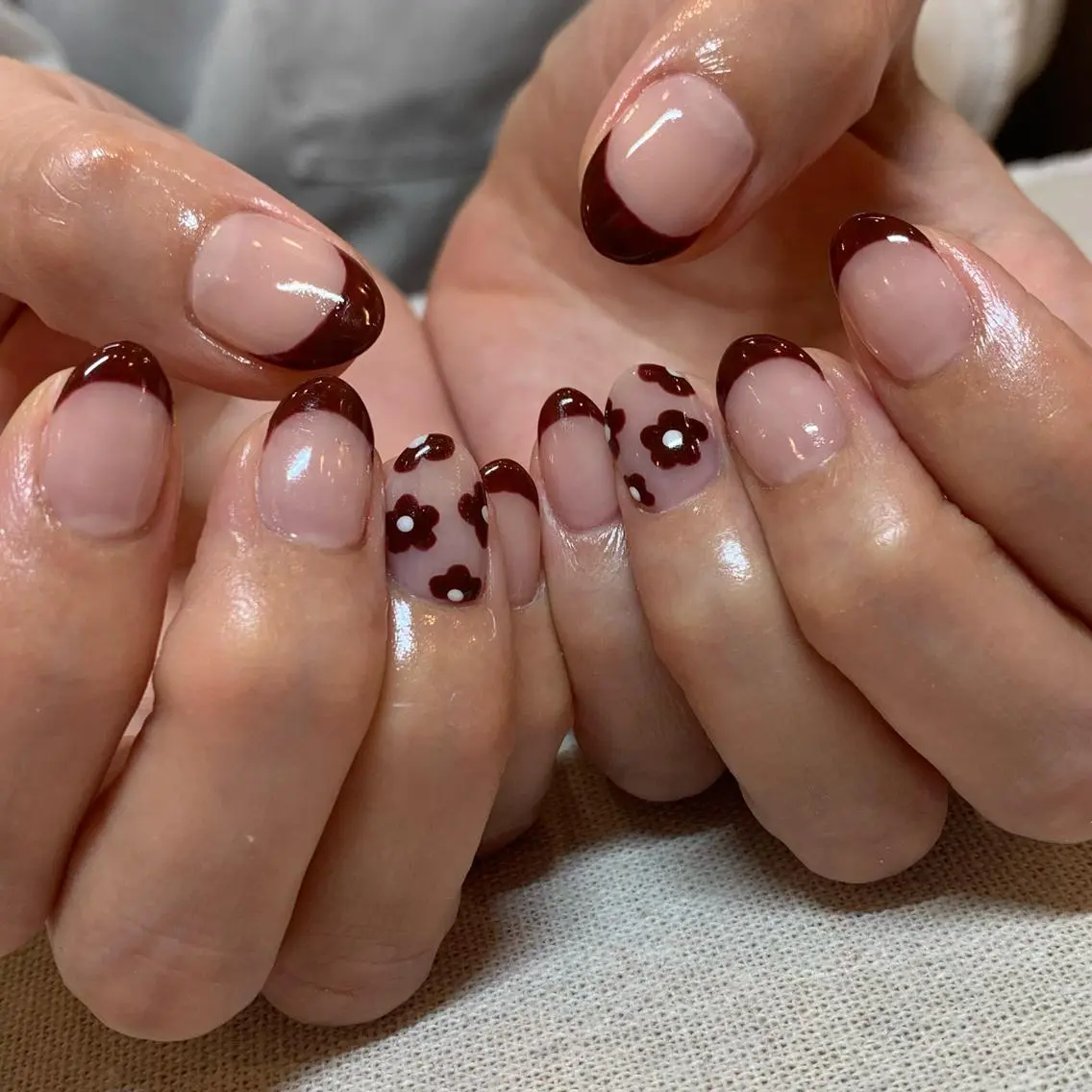 【ジェルオフ無料】ハンド💅🏻ジェルお好きなアート2本の写真