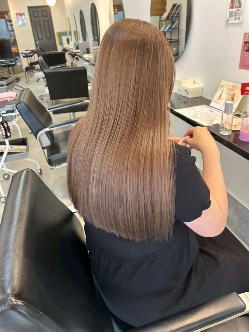 ロング カラー LUCK ユナのヘアスタイル