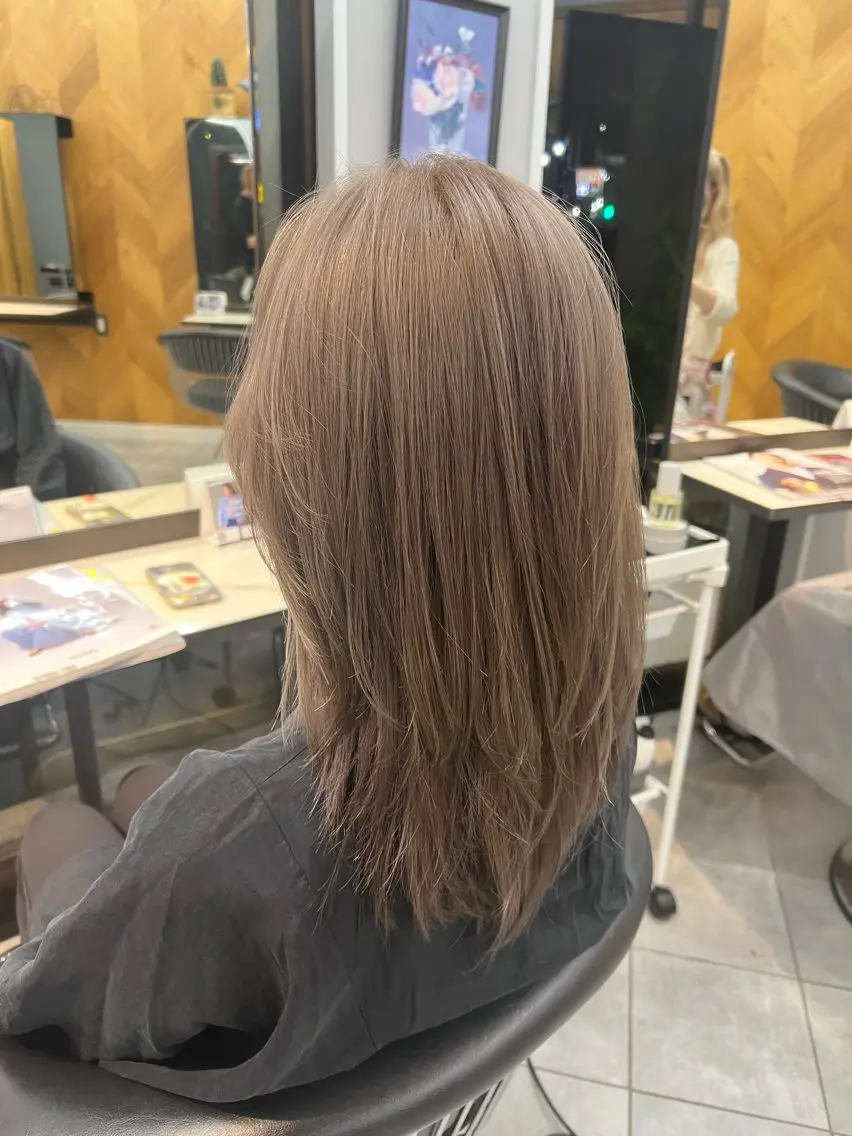 ミディアム ヘアカラー 佐藤 慧のヘアスタイル