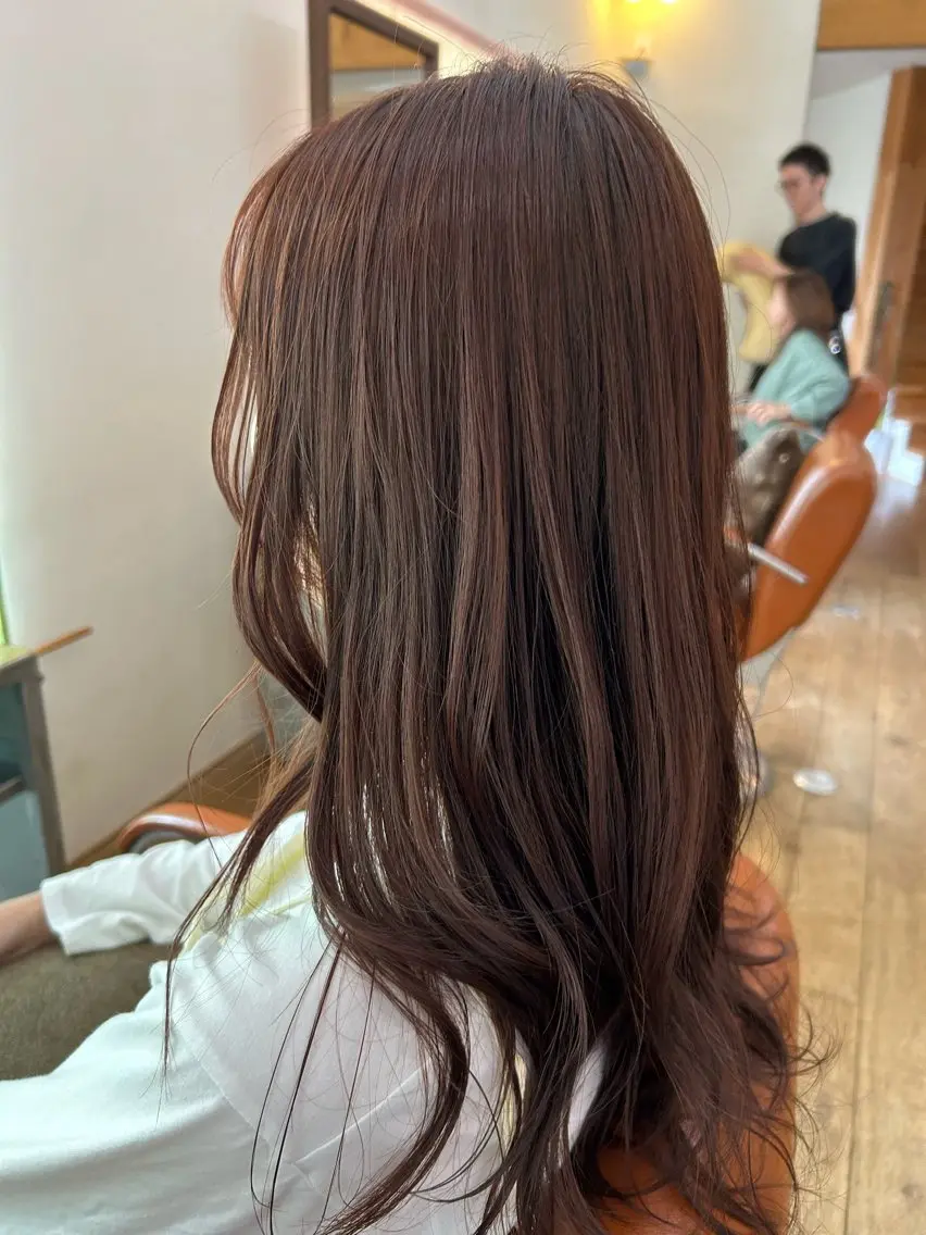 カラー ピンクカラー レッドカラー 坂崎 千帆のヘアスタイル