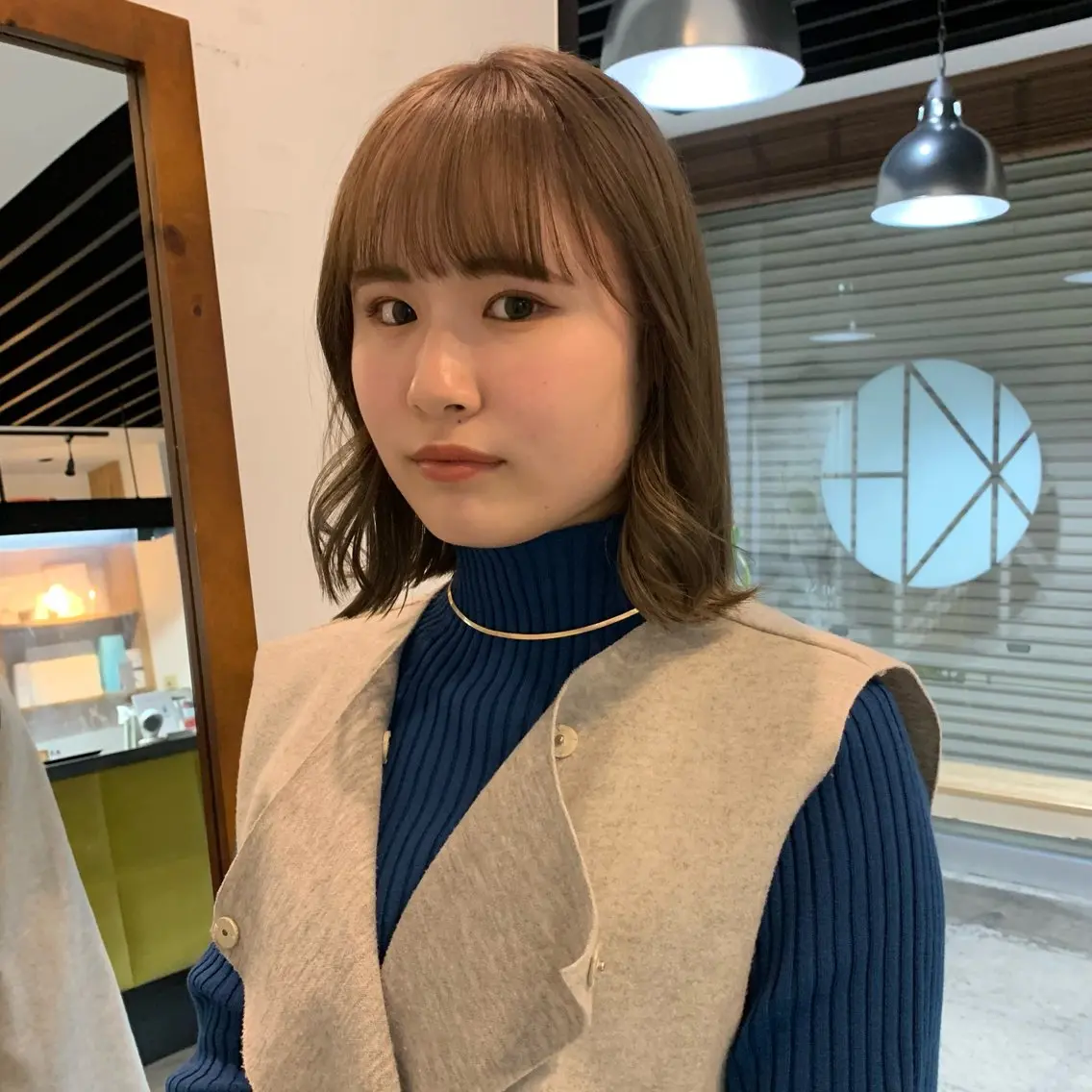 カラー ブリーチ ケアカラー 透明感カラー ブリーチなしカラー 的場 莉音のヘアスタイル