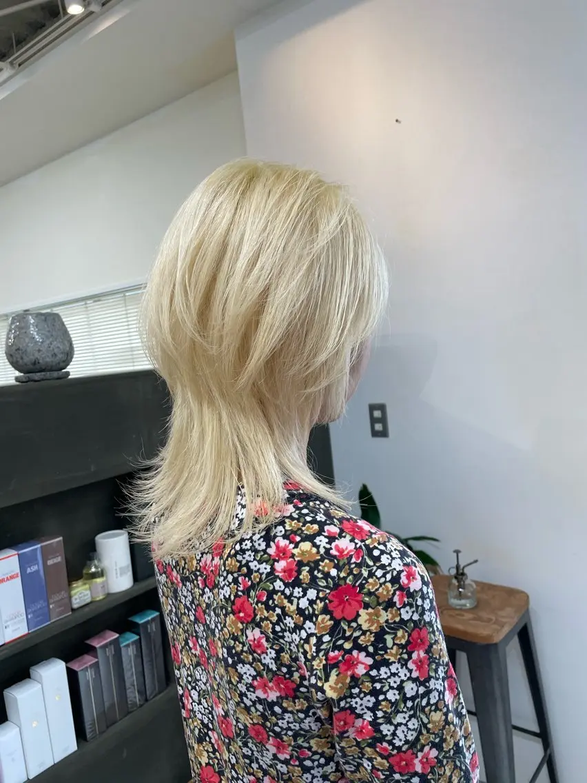 ショート カット ヘアカラー トリートメント 宮本 祥生のヘアスタイル