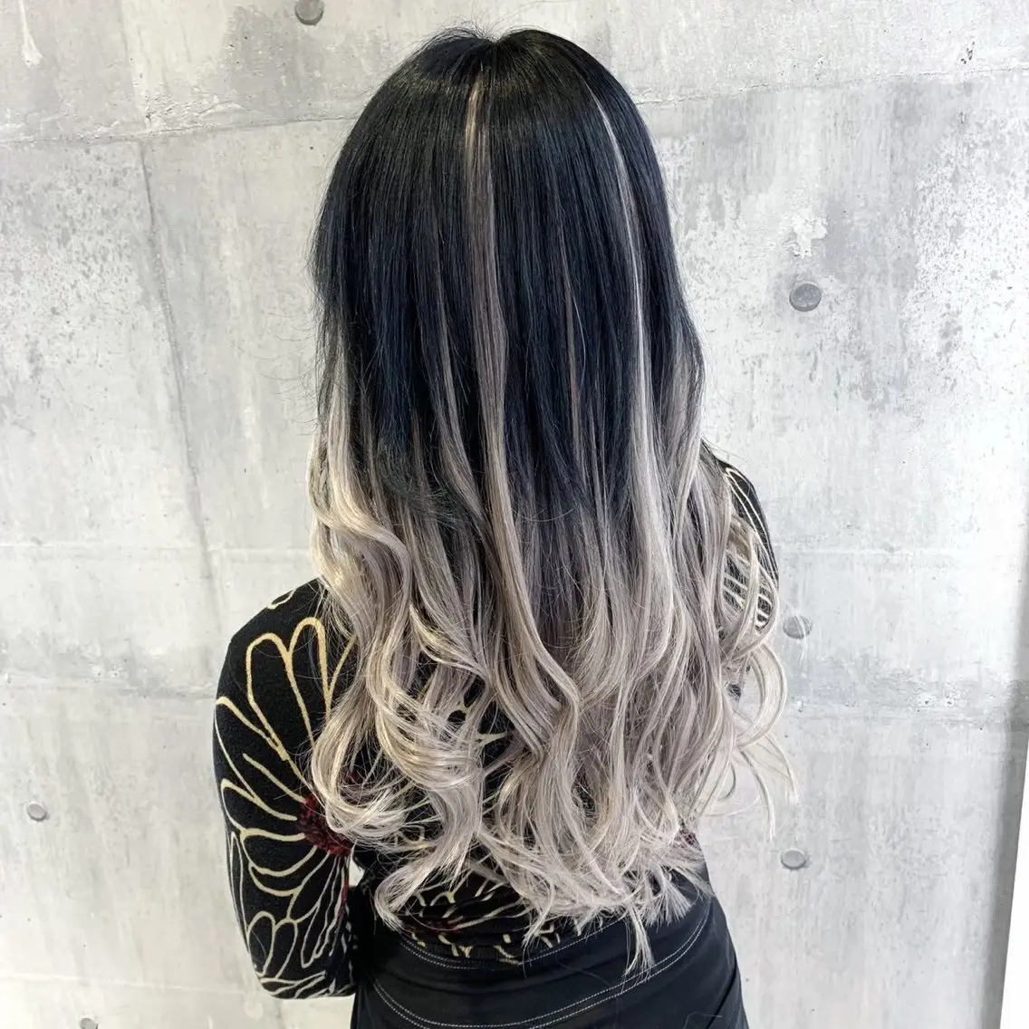 ロング カラー 🥀ケアブリーチ🥀 一ノ瀬🥀のヘアスタイル