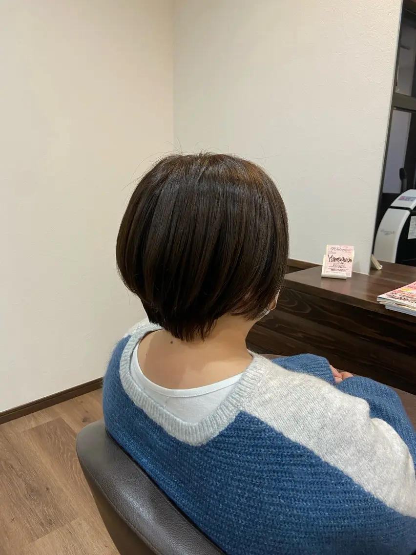 ショート ショートヘア カット 岩﨑 智穂のヘアスタイル