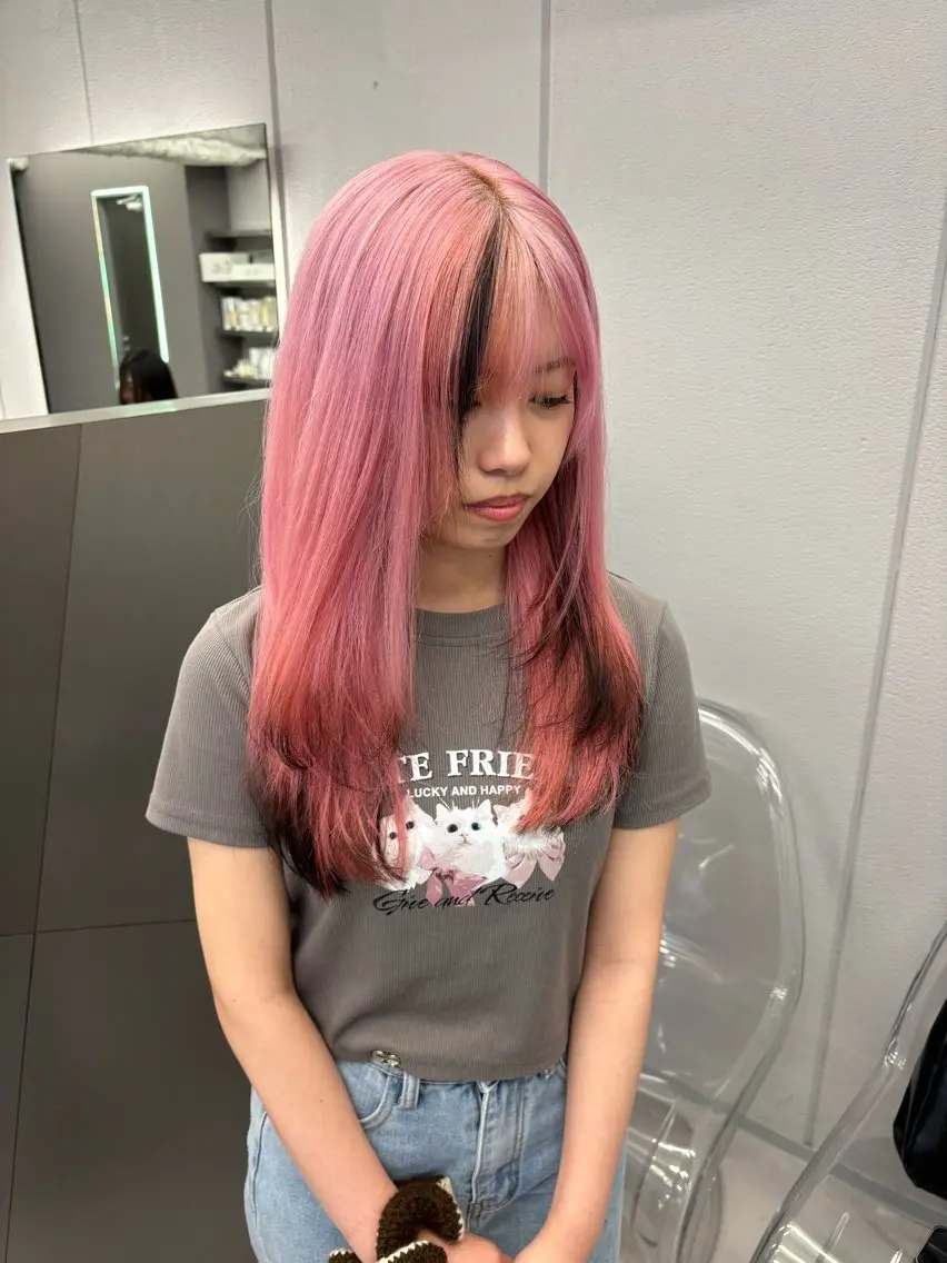 ロング mei ブリーチのヘアスタイル