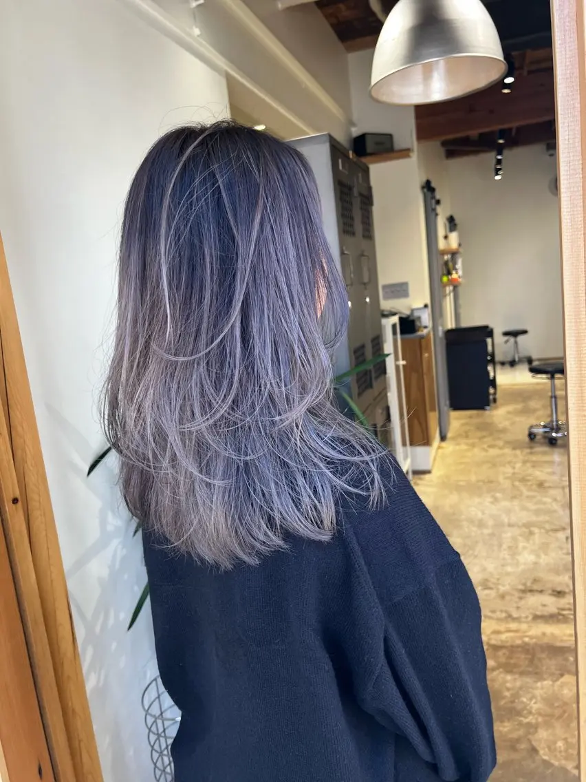 ロング カラー nishido ハイライト/パーマのヘアスタイル