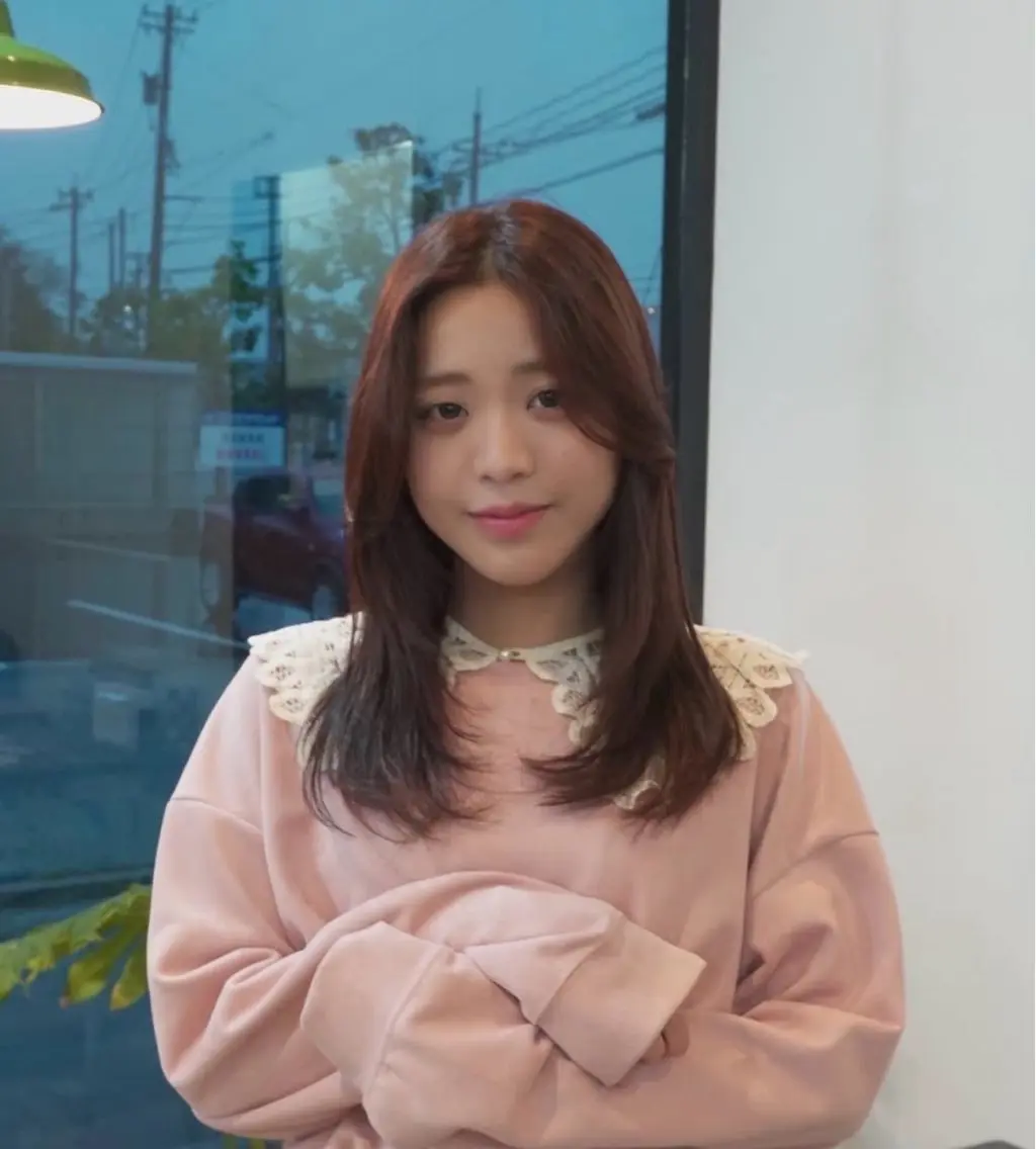 セミロング キヨハラ リコのヘアスタイル