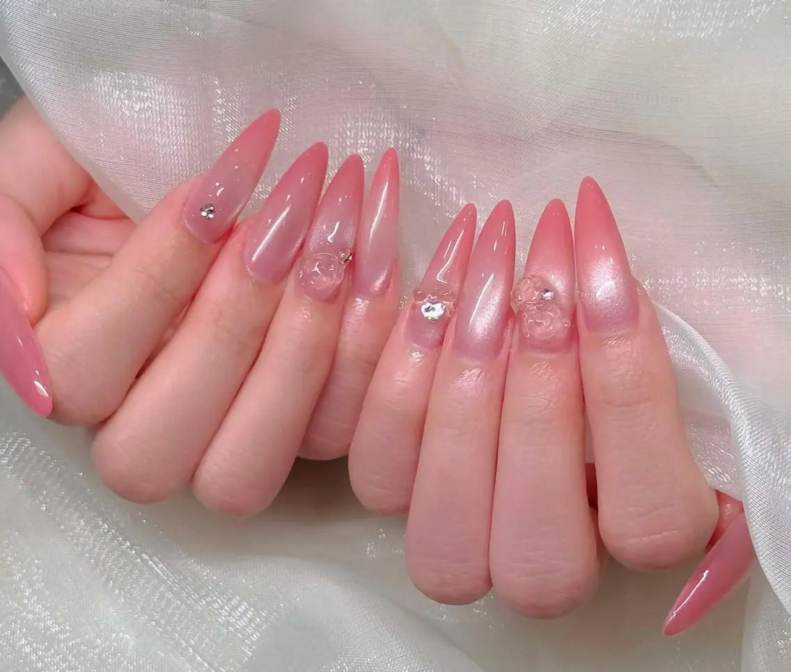 ネイル オーロラネイル ブルー チークネイル 長さ出し フットネイル ハンドネイル NAILS168 池袋西口駅前店のネイルデザイン