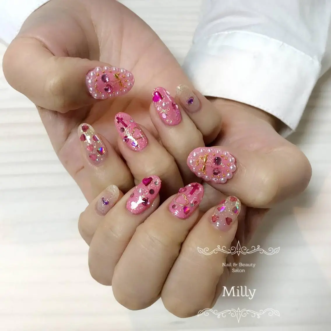 ネイル 成人式 ストーンネイル milly nail （予約担当)のネイルデザイン