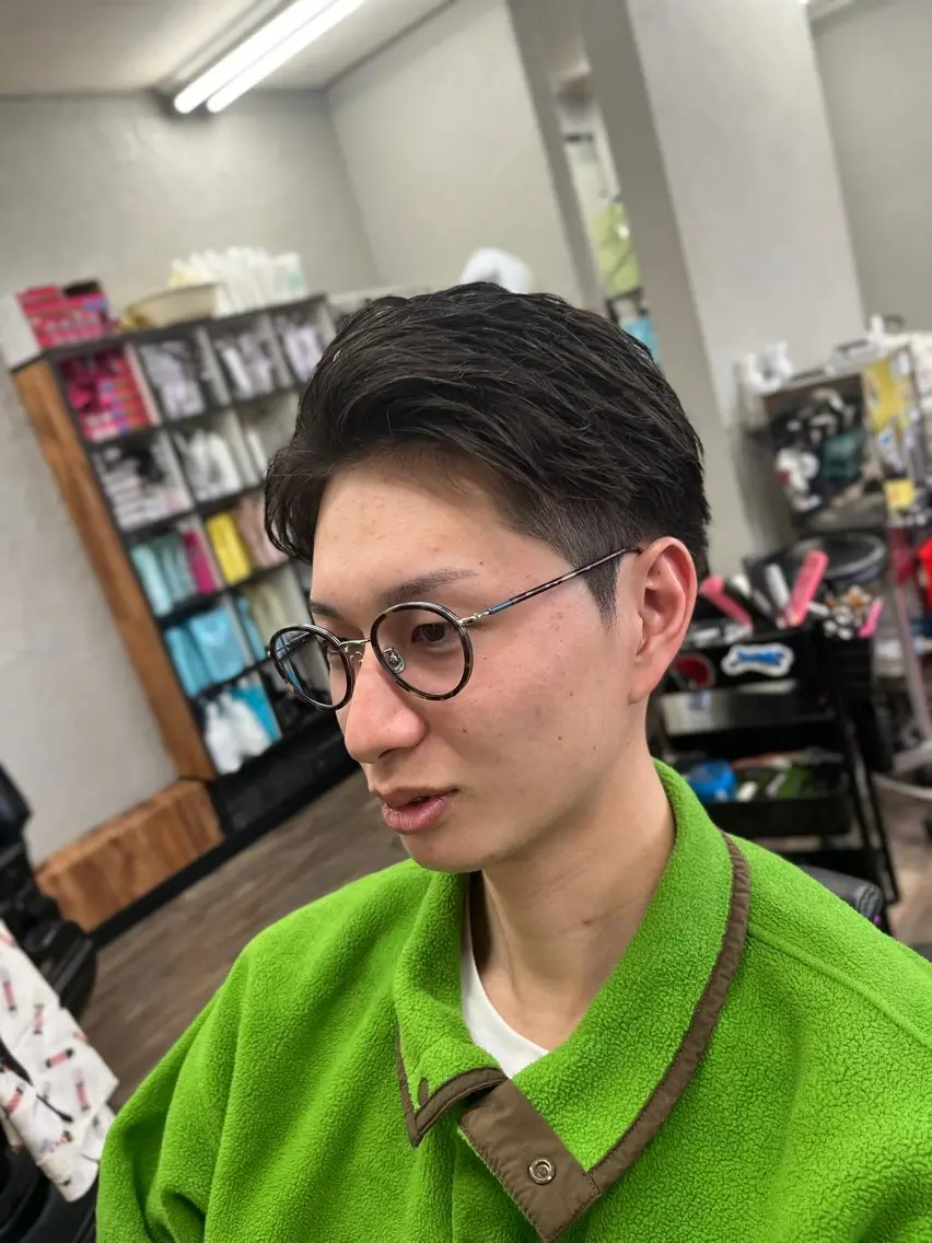 ショート メンズ ビジネス ツーブロック 刈り上げ カット 橋本 拳史郎のヘアスタイル