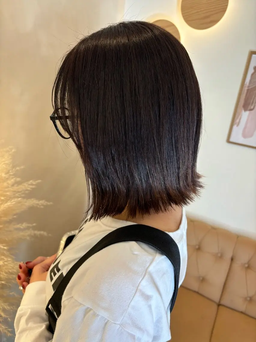 ミディアム ボブ 外ハネヘア シンバヒナノ/パーマ レイヤー/髪質改善のヘアスタイル