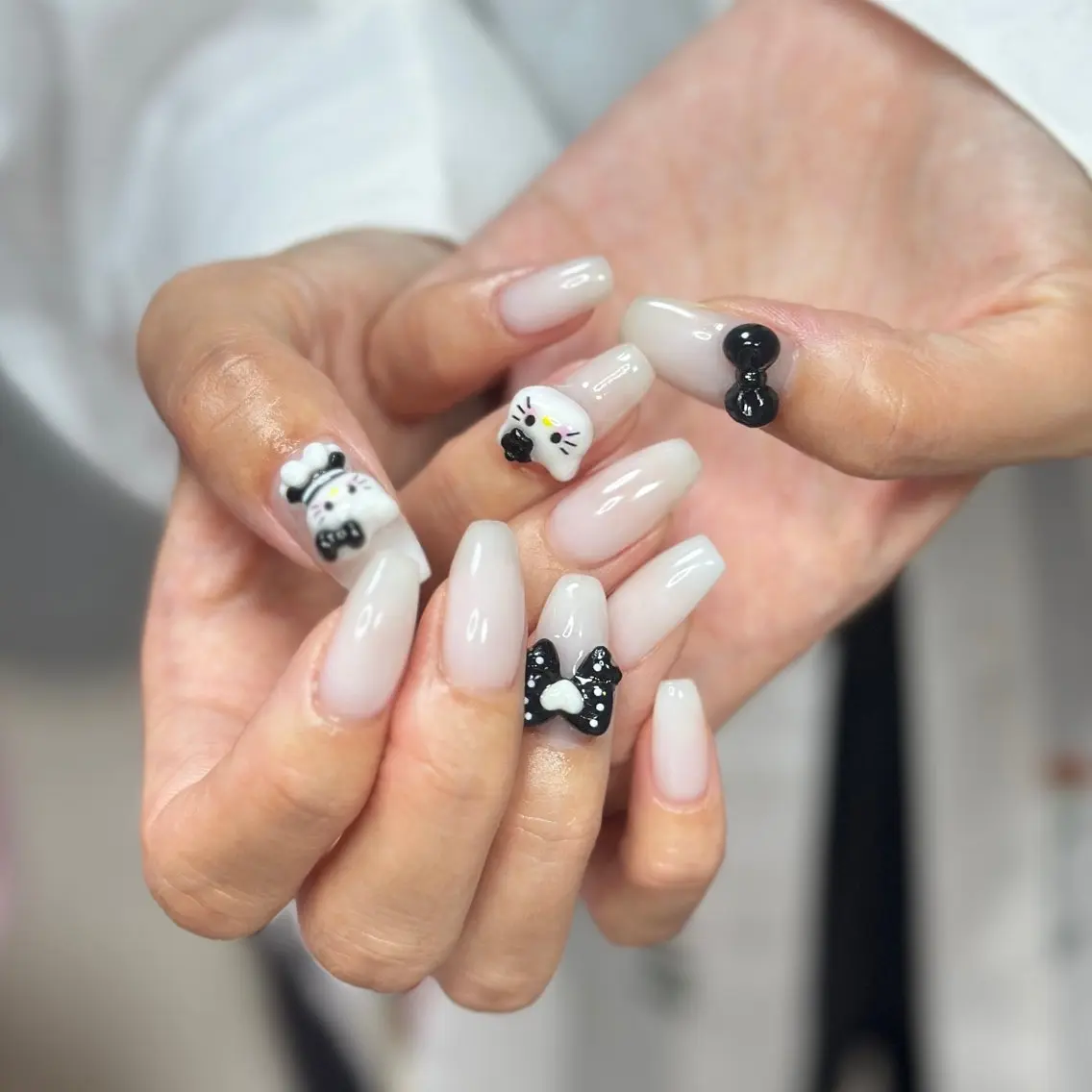 ネイル アートネイル オーロラネイル チークネイル フレンチネイル ガラスフレンチ ハンドネイル 🎀🎀YooLi Nail Salonのネイルデザイン