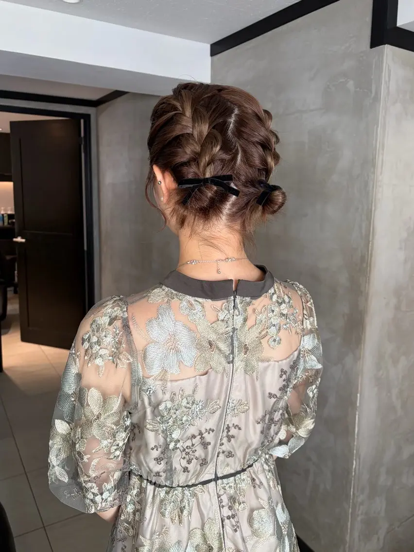ショート カラー ヘアアレンジ ヘアセット タナカ カナ🫧のヘアスタイル