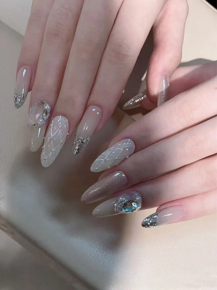 ネイル フラワーネイル フレンチネイル ジェルネイル ガラスフレンチ ハート ハンドネイル BabyYouMi nailのネイルデザイン