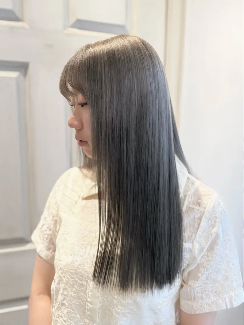 ロング パープルカラー ヘアメイク美容師 🦋サカモトレナ🦋のヘアスタイル