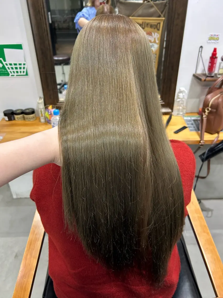 ロング カラー ベージュカラー ダブルカラー オリーブベージュ ROUIS/ mioのヘアスタイル