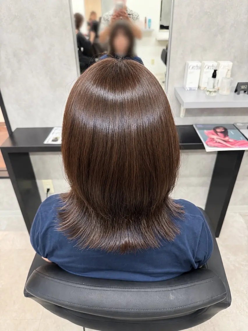 ミディアム ミディアムレイヤー くびれヘア 顔まわりレイヤー 顔周りカット くびれレイヤー Dico💫 こーうんのヘアスタイル