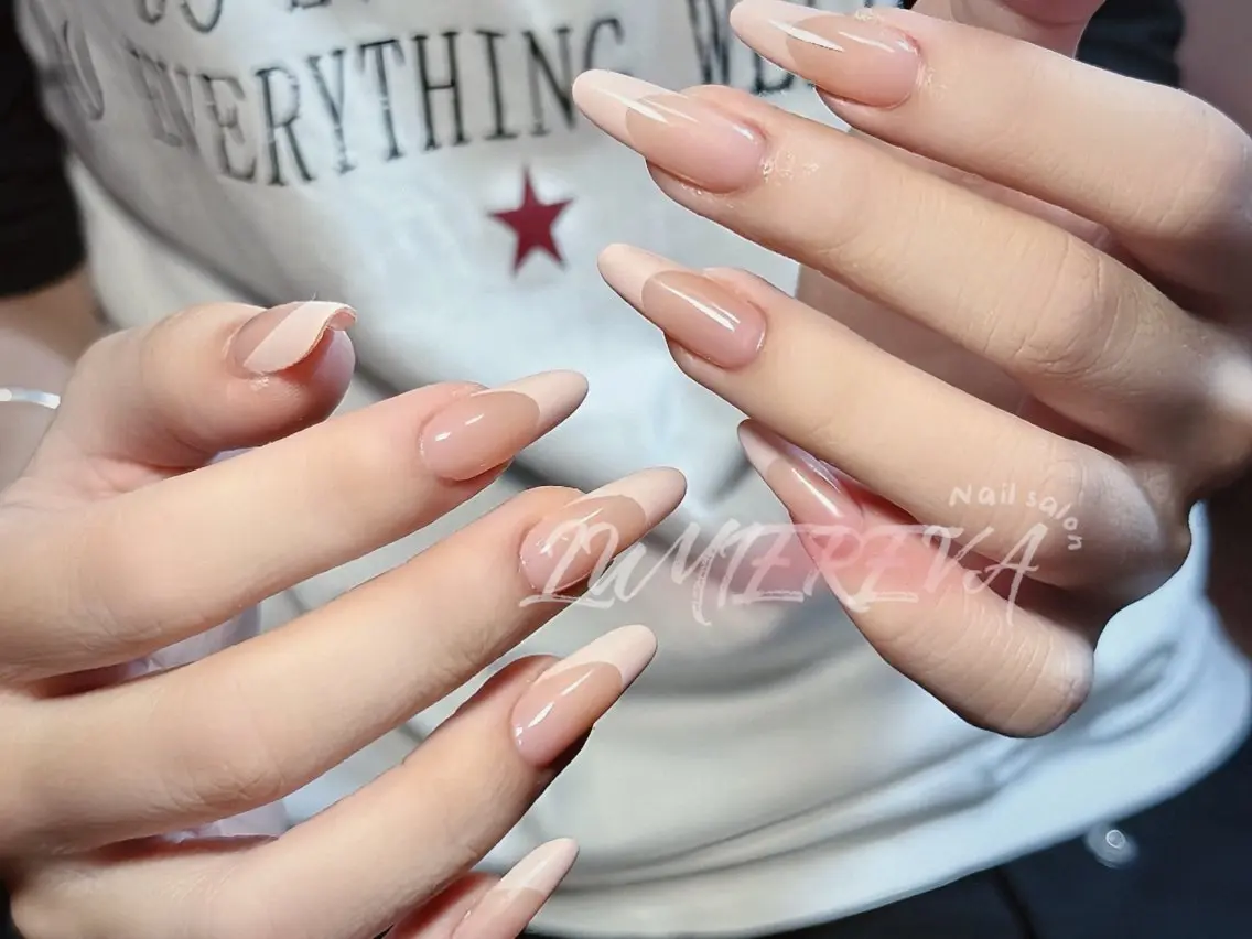 ネイル オーロラネイル 長さ出し ジェルネイル 氷ネイル・うるうるネイル 韓国ネイル ハンドネイル Lumiereva nail salonのネイルデザイン