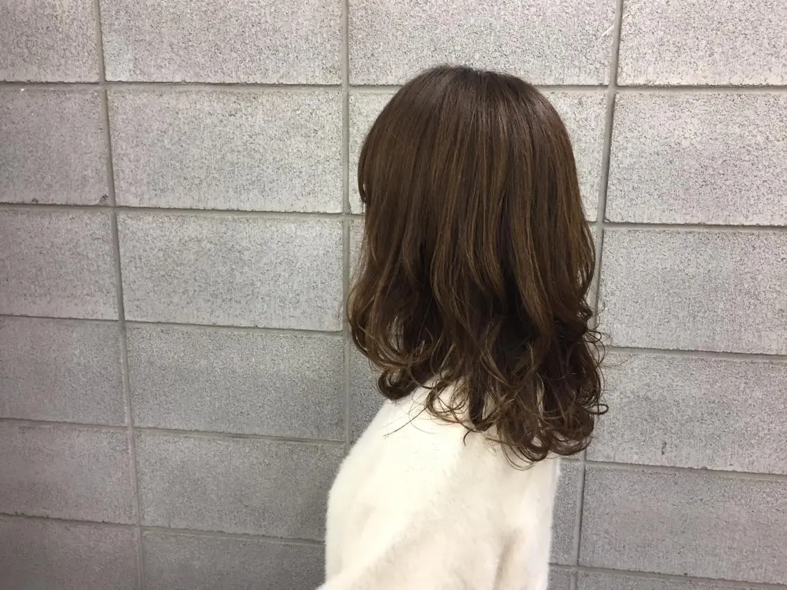 セミロング カラー ITO YUKIのヘアスタイル