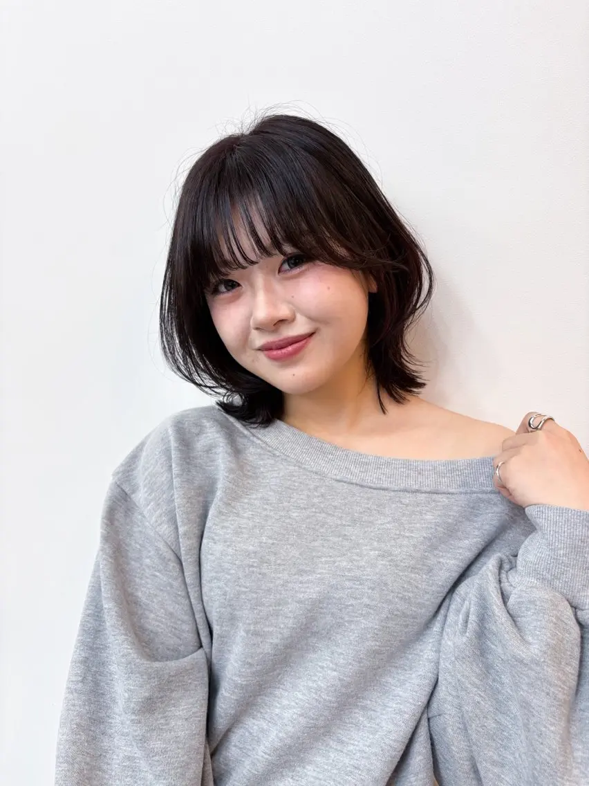 ミディアム ミディアムレイヤー レイヤーカット minmi .SUIのヘアスタイル