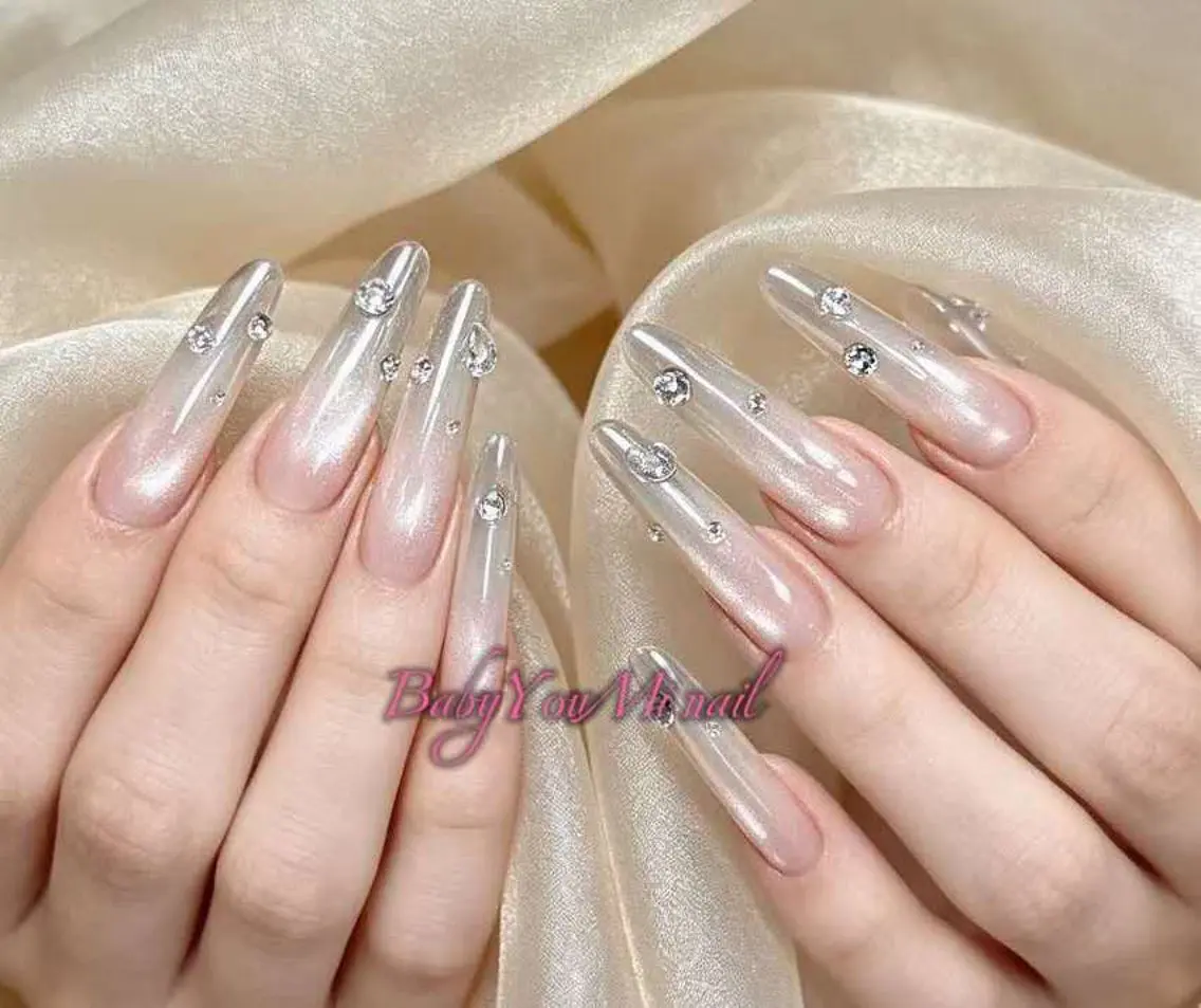 ネイル オーロラネイル チークネイル 成人式 フットネイル フレンチネイル ハンドネイル BabyYouMi nailのネイルデザイン