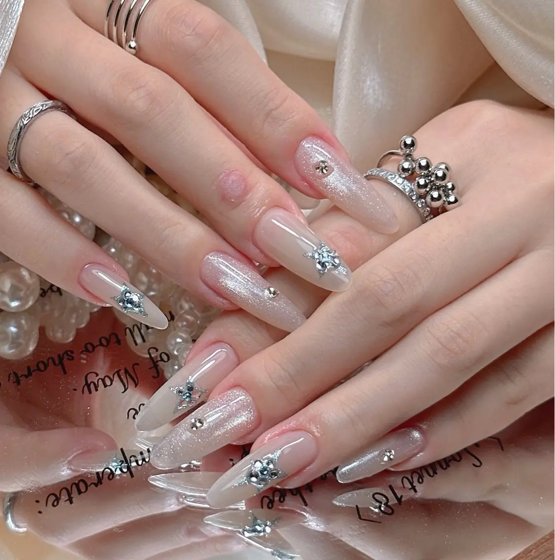 ネイル オーロラネイル べっ甲ネイル チークネイル 成人式 長さ出し ハンドネイル ハンドケア For you. Nail Salonのネイルデザイン