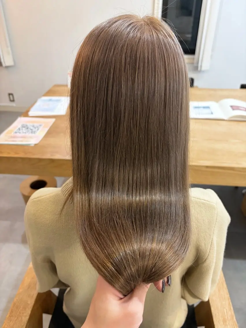 カラー ベージュカラー ヘアカラー 南堀江レイヤーカット MIKU🍒のヘアスタイル