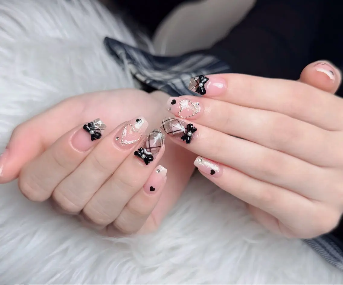 ネイル チークネイル 長さ出し フラッシュネイル フレンチネイル グラデーション ハンドネイル Lenie Nail Salonのネイルデザイン