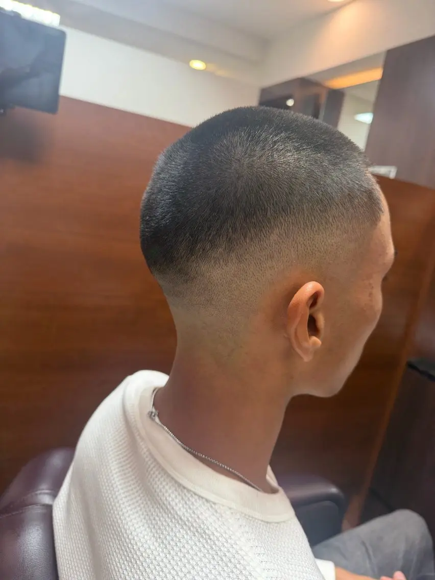 ショート メンズ 糸山 仁のヘアスタイル