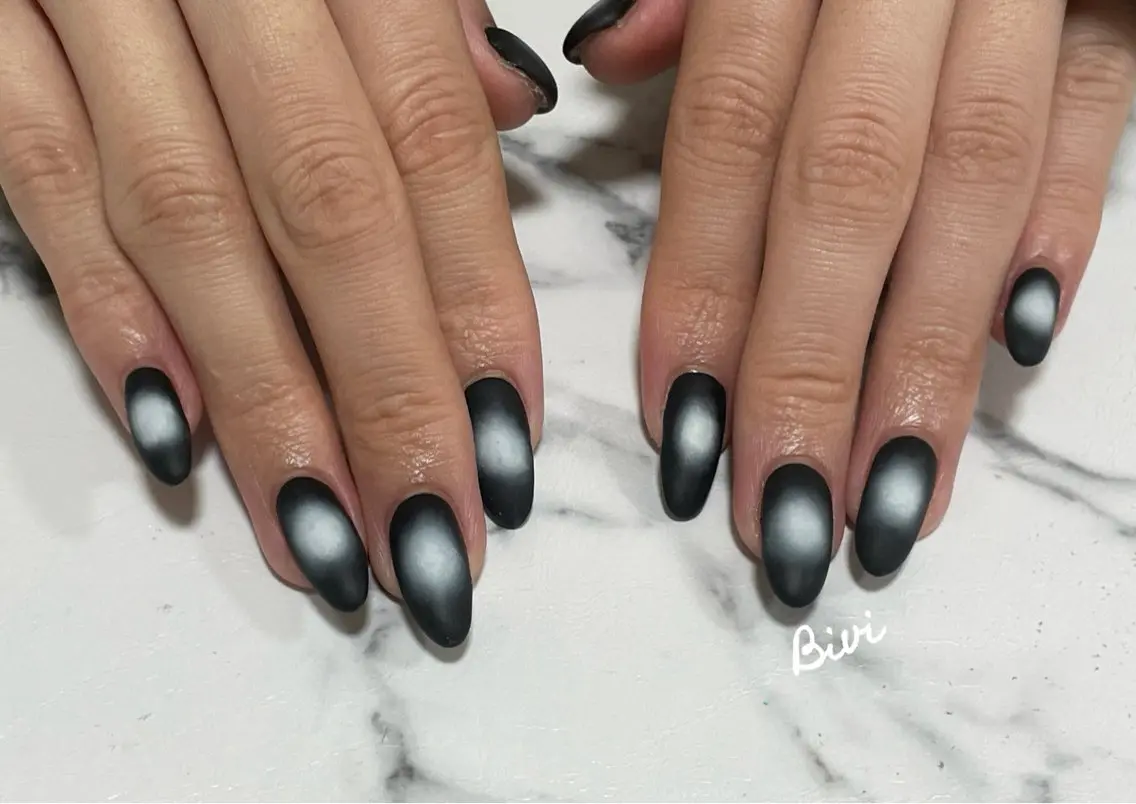 ネイル アートネイル フラッシュネイル ラメ(グリッター) 持ち込み シルバー ハンドネイル ハンドケア ♡Bivi♡自爪に 優しいネイルサロンのネイルデザイン