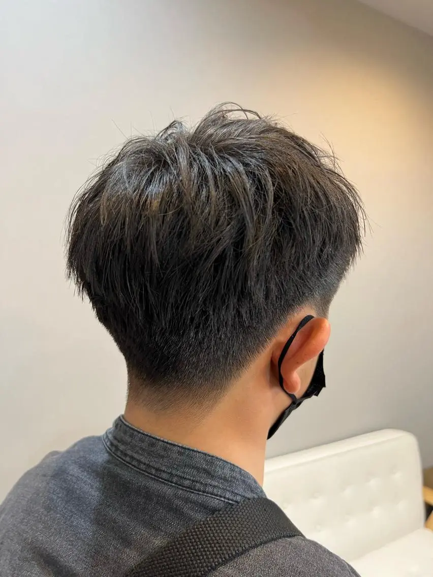 スクールカット🧑‍🎓　¥5500 (10歳​〜​18歳)   シャンプーブロー込みの写真