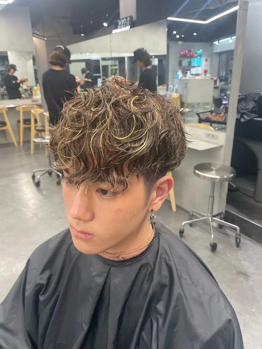 パーマ ツイストスパイラルパーマ ニュアンスパーマ スパイラルパーマ fifth リュウセイのヘアスタイル