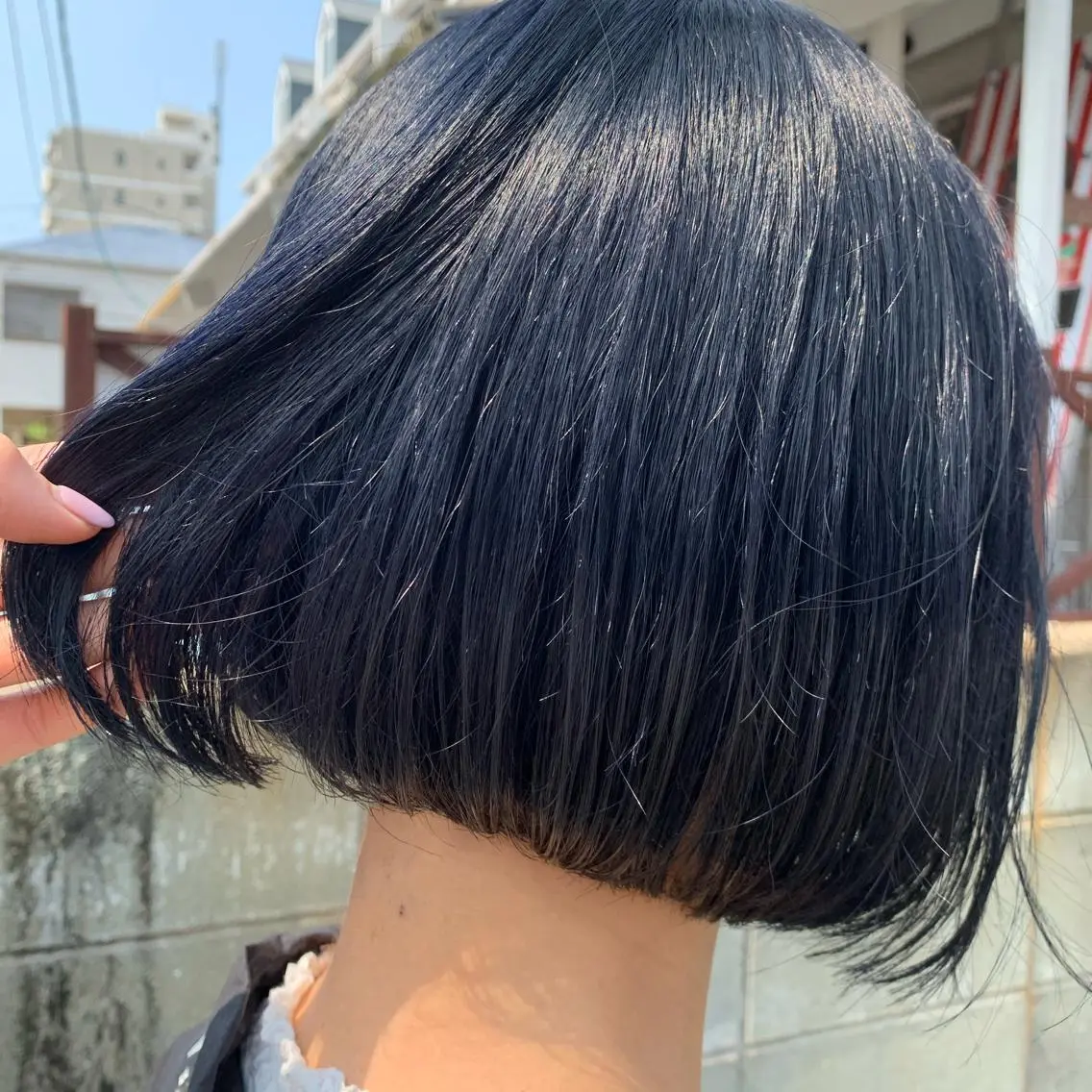 ショート カラー 黒髪 ブリーチ ブルーカラー ネイビーカラー hubhair レイヤー/透明感のヘアスタイル