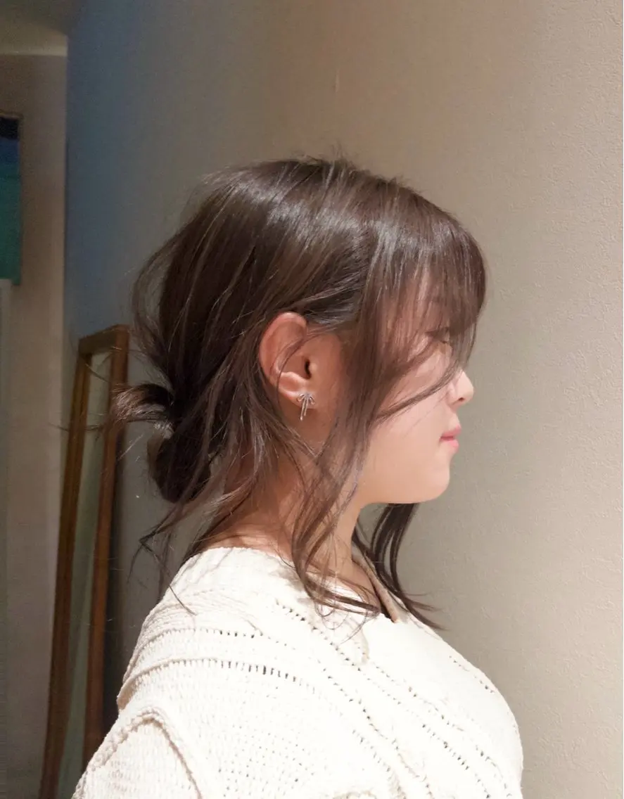 ミディアム カラー 透明感カラー グレージュ Fleur 西 優希のヘアスタイル