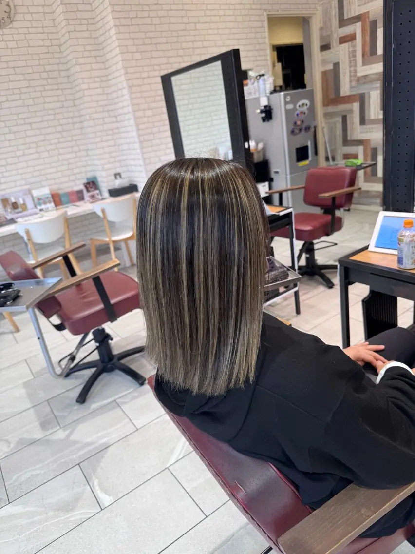 ミディアム カラー バレイヤージュ デザインカラー レイヤーカット カット ヘアカラー ✨カラーの悩み 解決✨斎藤相慶のヘアスタイル