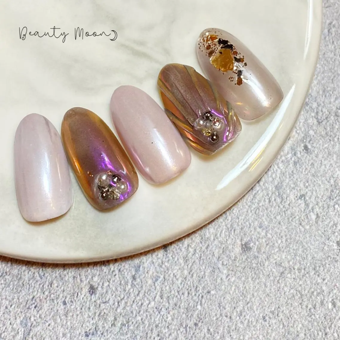 ネイル アートネイル ハート ミラーネイル beauty ☪︎moonのネイルデザイン