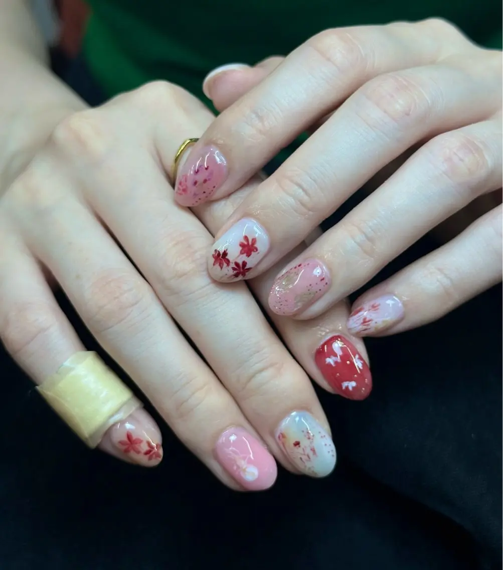 ネイル アートネイル フラワーネイル ラメ(グリッター) ニュアンスネイル ピンク Iconic Nailのネイルデザイン