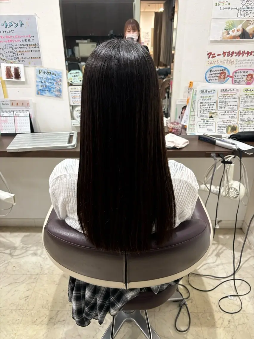 ロング 小島 臣恵のヘアスタイル