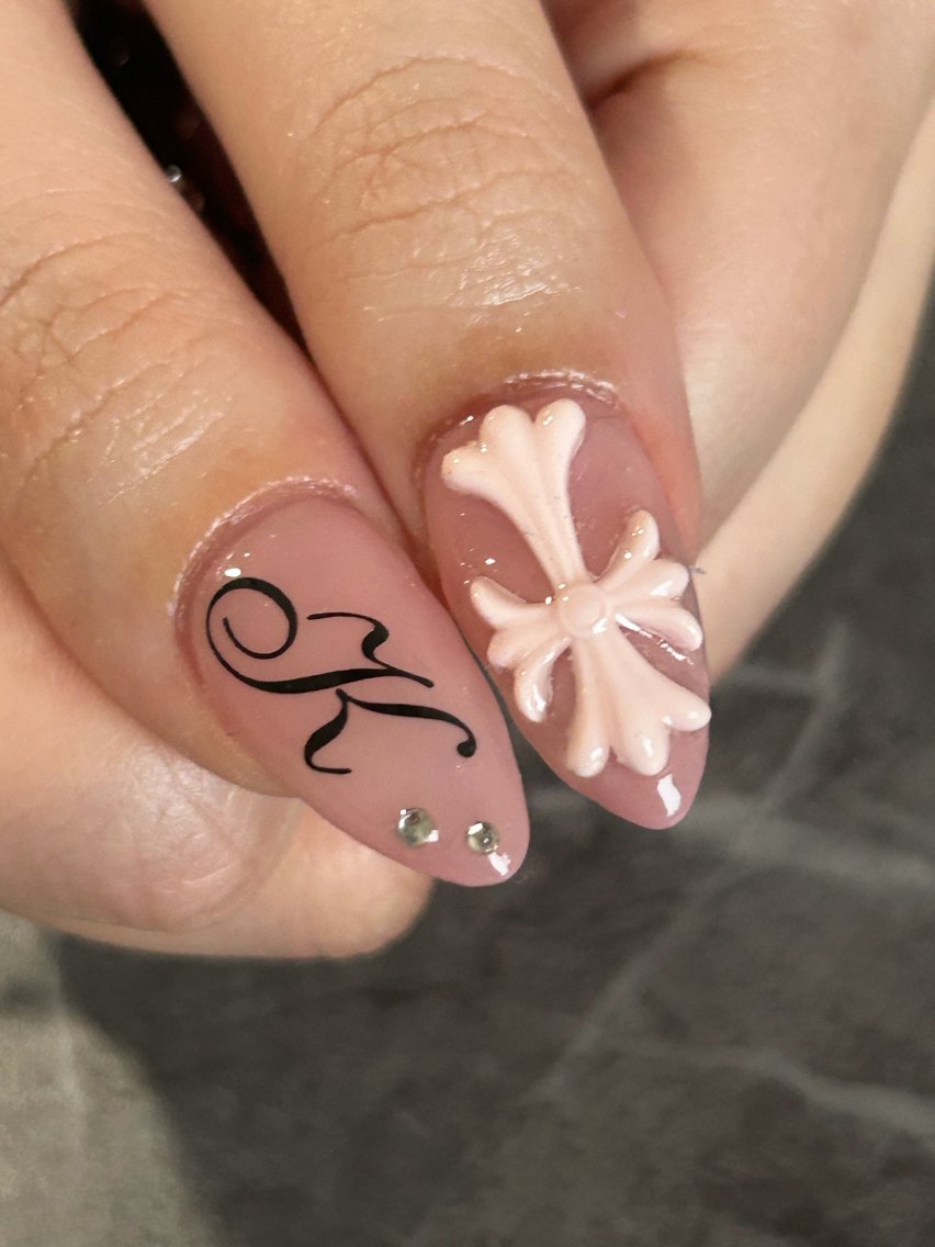 ネイル Nanami ︴ 個性派nailのネイルデザイン