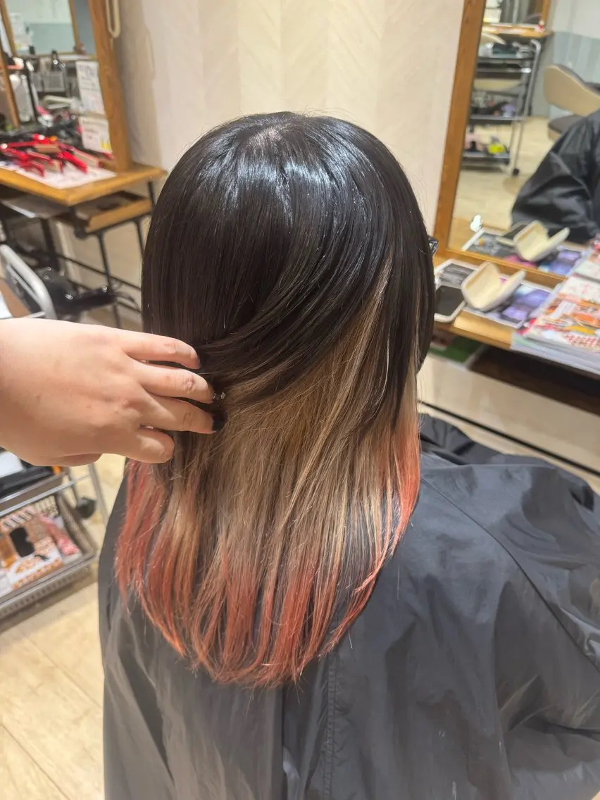ロング ヘアカラー やまぐち まりんのヘアスタイル