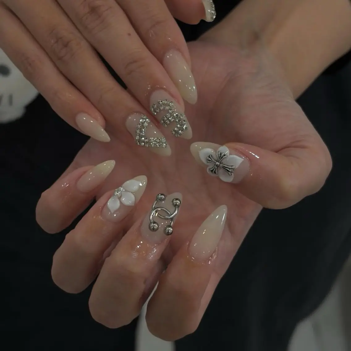 ネイル アートネイル チークネイル フレンチネイル ジェルネイル ガーリー HAPPI NAIL 大国町のネイルデザイン